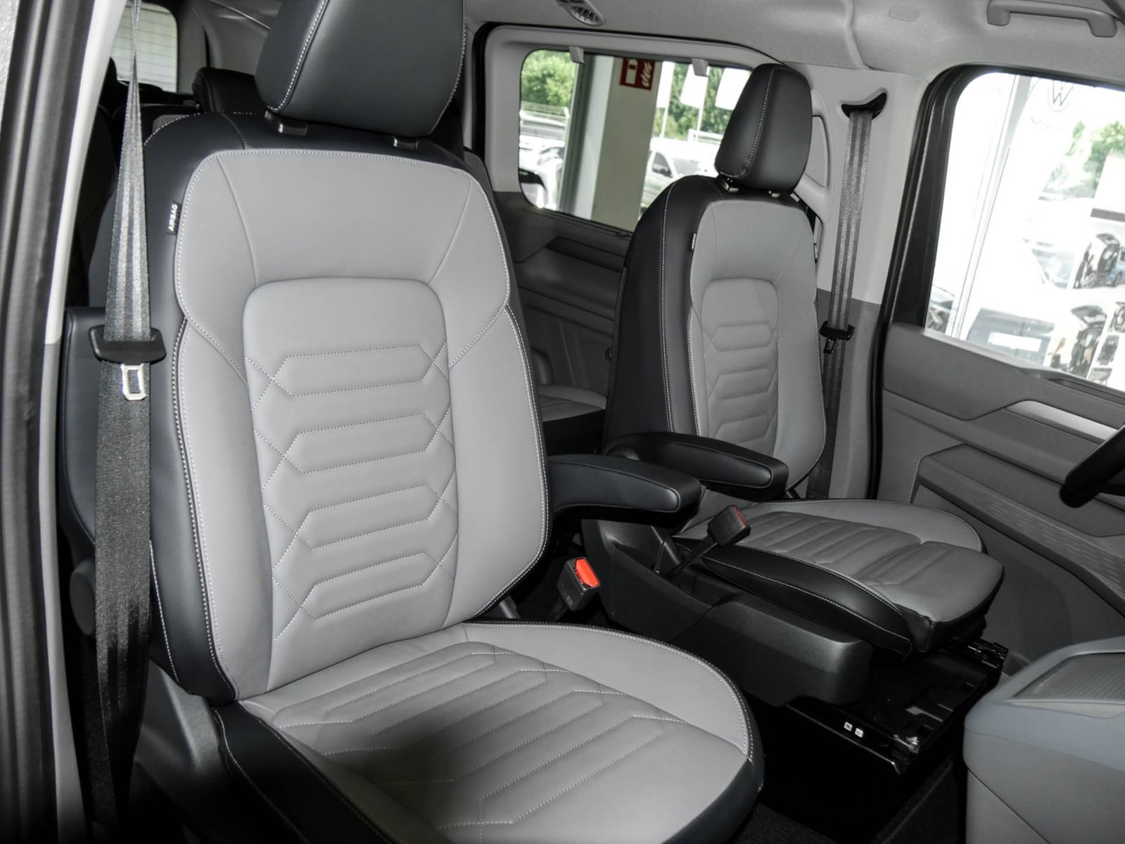 Volkswagen T7 Caravelle Style Navi Pano Standh. Harman