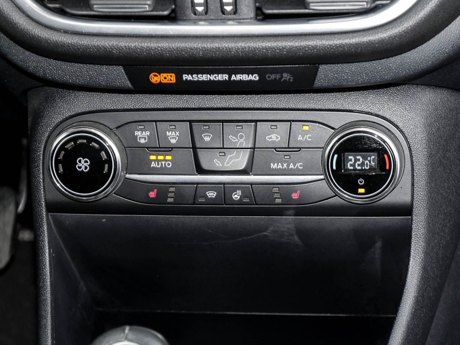 Ford Fiesta 1.0 TITANIUM NAVI ALU SITZHEIZ. TEMPOMAT