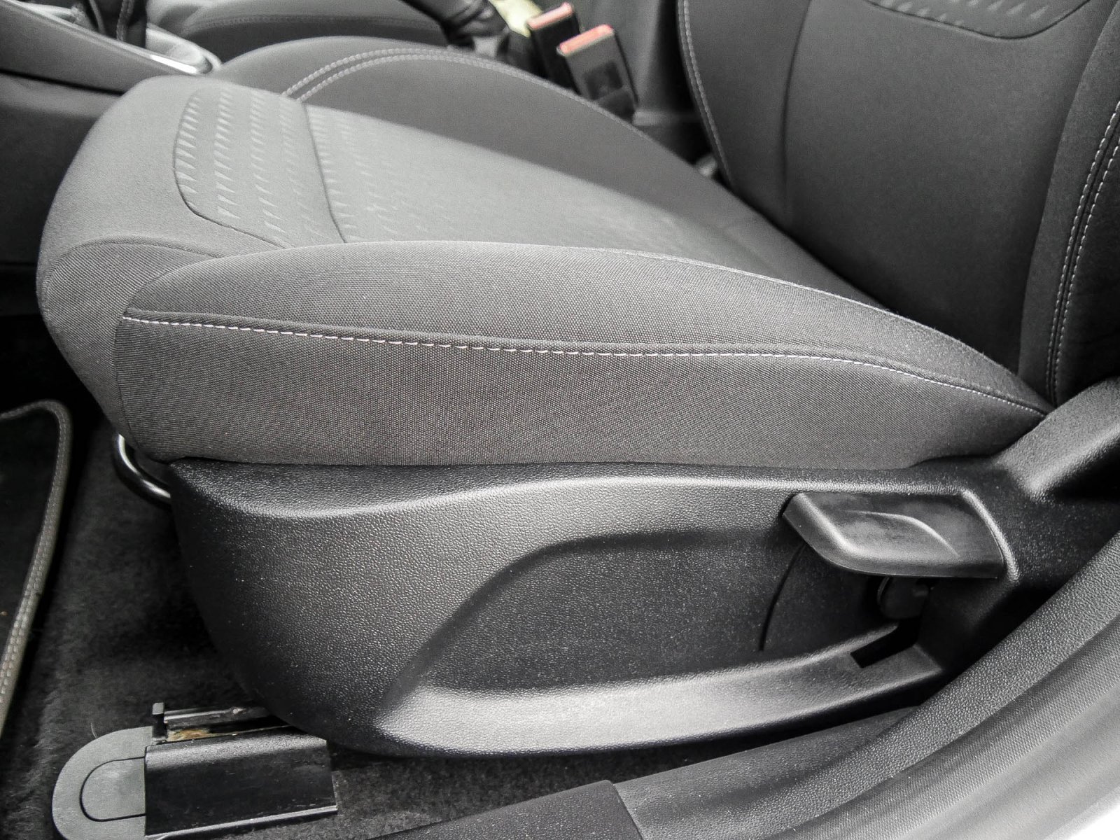 Ford Fiesta 1.0 TITANIUM NAVI ALU SITZHEIZ. TEMPOMAT