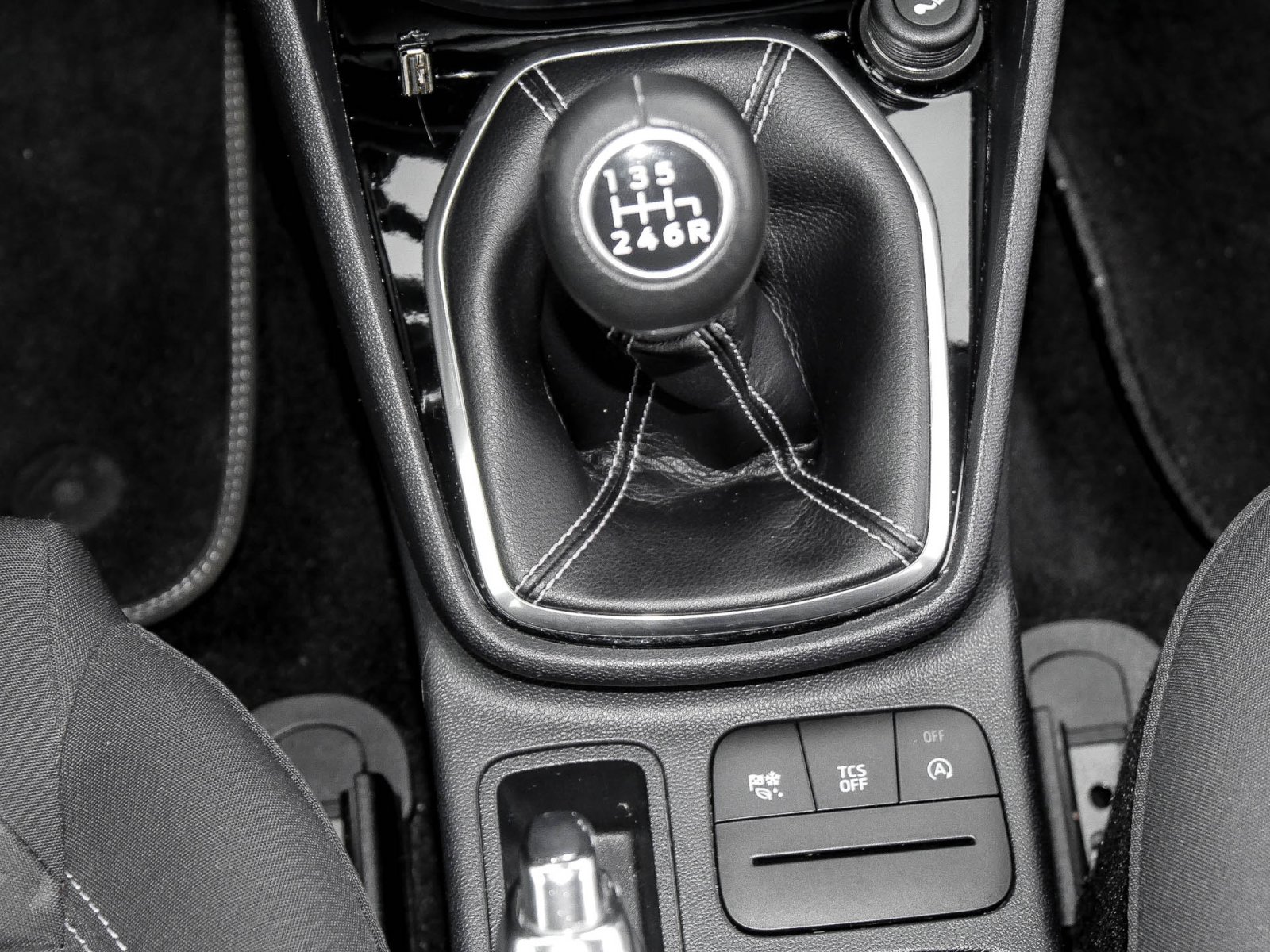 Ford Fiesta 1.0 TITANIUM NAVI ALU SITZHEIZ. TEMPOMAT