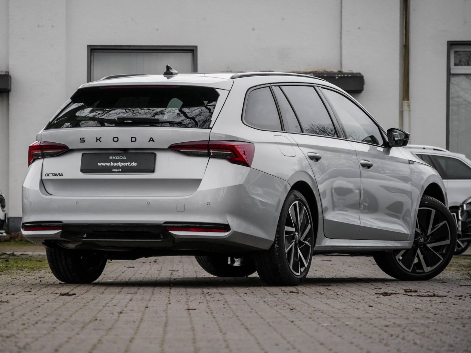 Skoda Octavia Combi 2.0TDI DSG Sportline NAV ACC PDC HUD 360GRAD