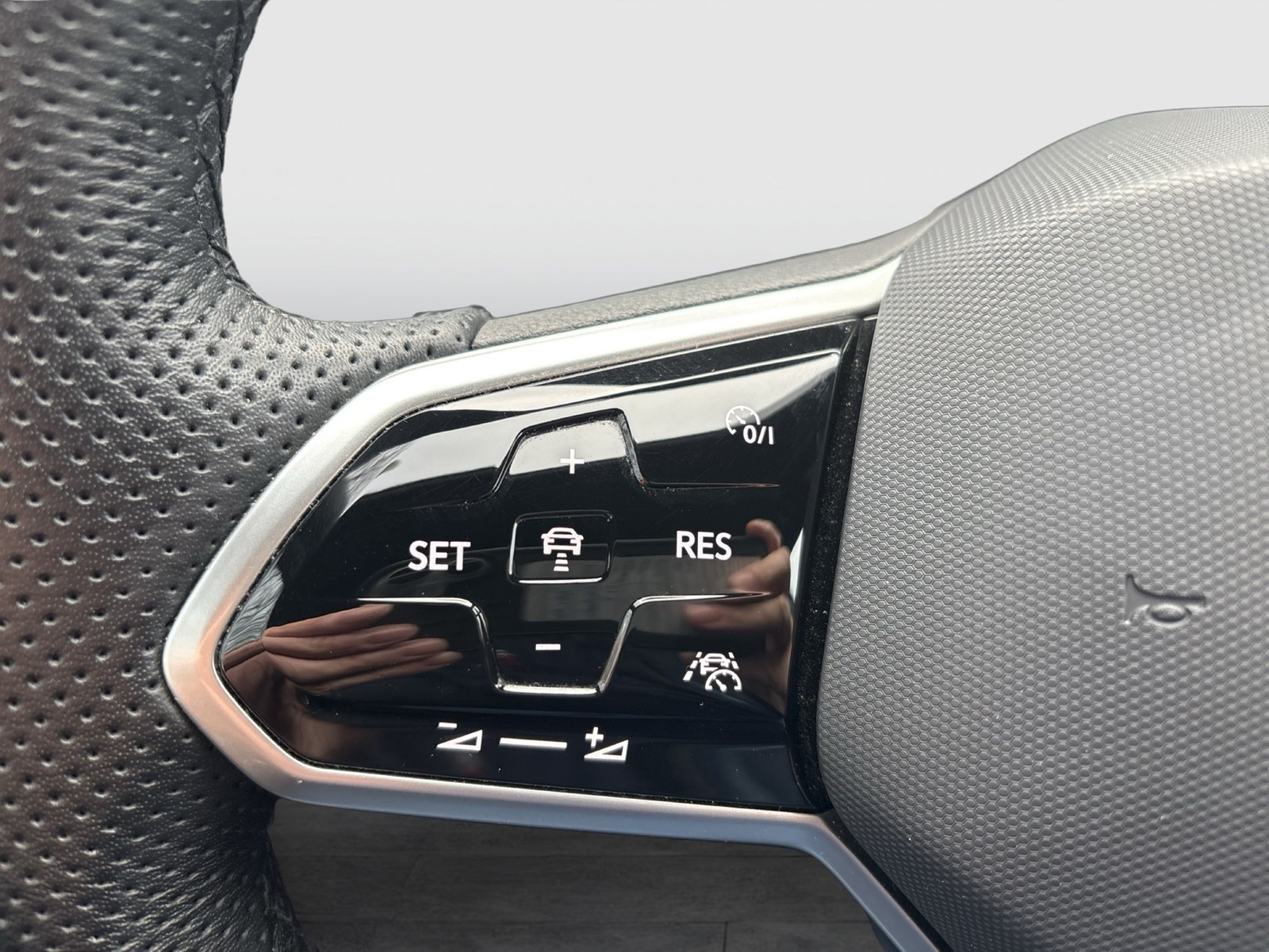 Volkswagen Tiguan Allspace 2.0 R-LINE 4X4 STANDHZ. AHK CAM