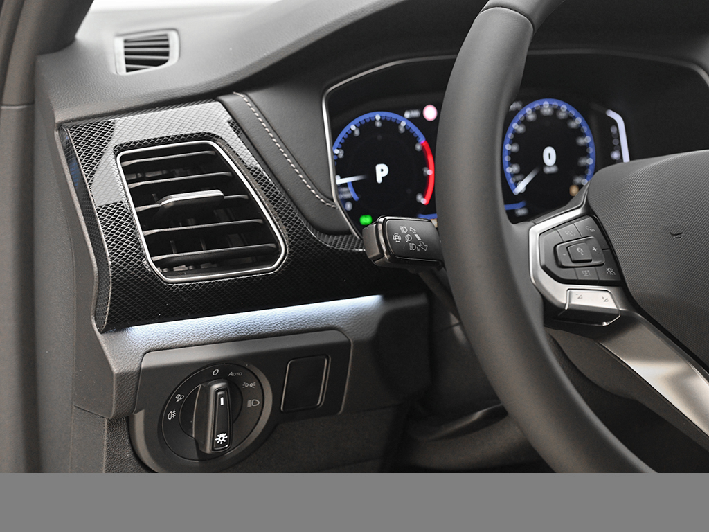 Volkswagen T-Cross 1.0 R-LINE DSG BLACKSTYLE NAVI CAM