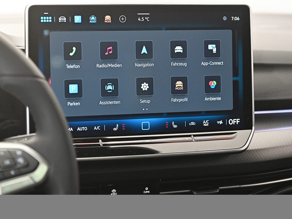 Volkswagen Golf 1.5 R-LINE DSG BLACKSTYLE PANO LM18