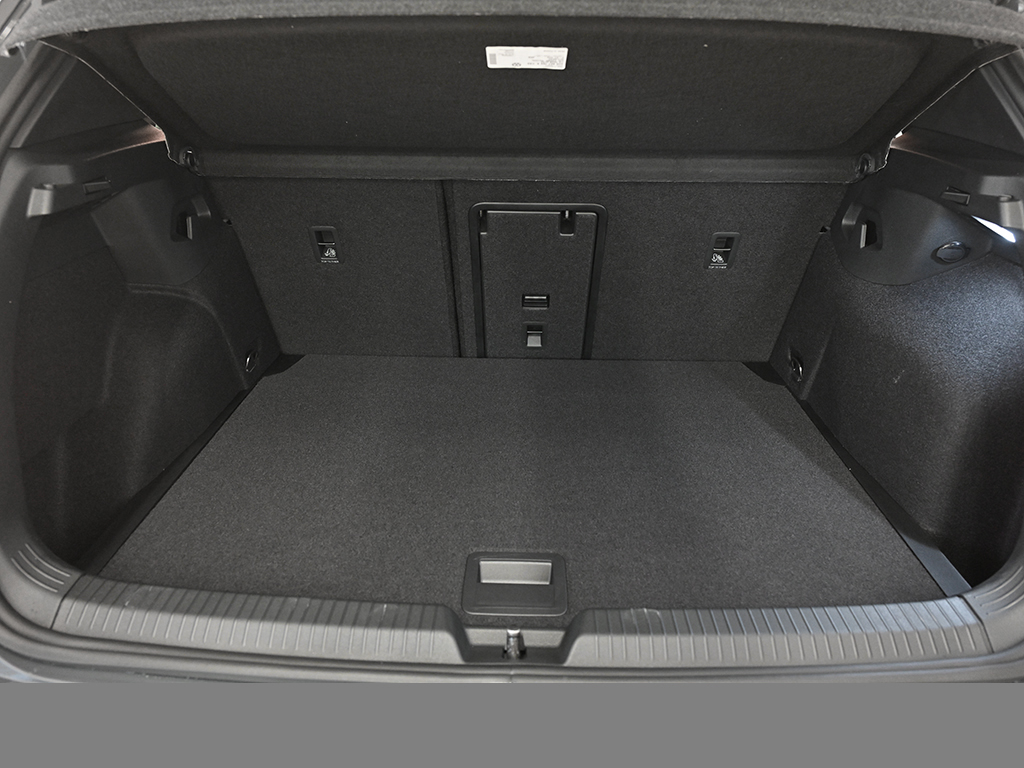 Volkswagen Golf 1.5 R-LINE DSG BLACKSTYLE PANO LM18