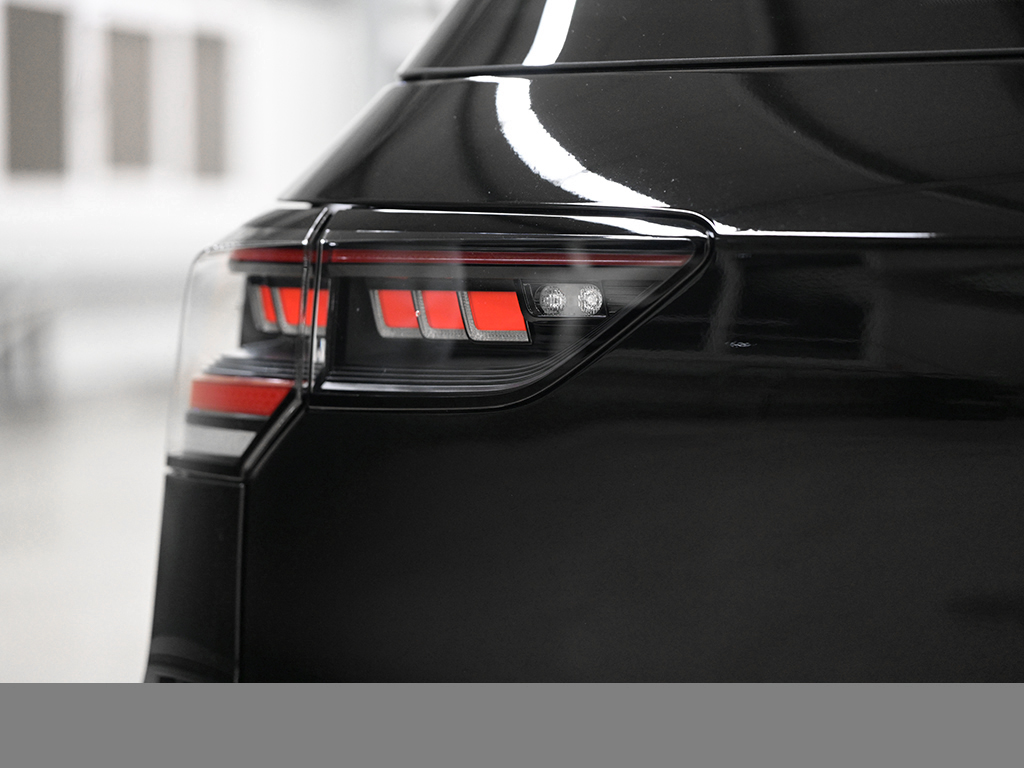 Volkswagen Golf 1.5 R-LINE DSG PANO BLACKSTYLE MATRIXLED