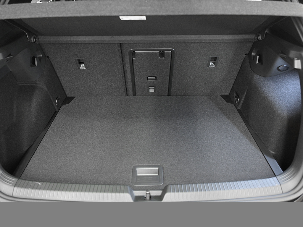 Volkswagen Golf 1.5 R-LINE DSG PANO BLACKSTYLE MATRIXLED