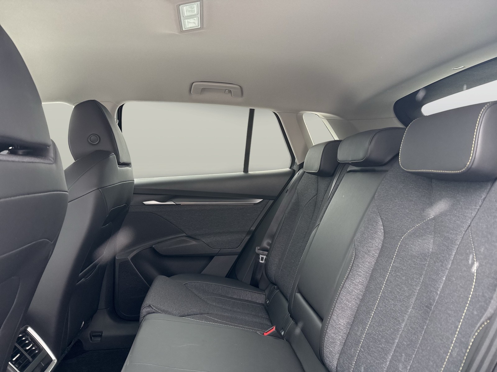 Skoda Elroq 85 LOFT WÄRMEPUMPE AHK CAM ACC LM19 NAVI