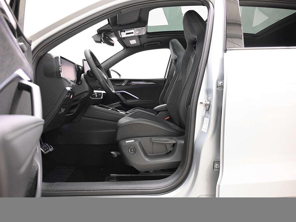 Volkswagen Tiguan 2.0 R-LINE DSG 4X4 PANO AHK MATRIXLED