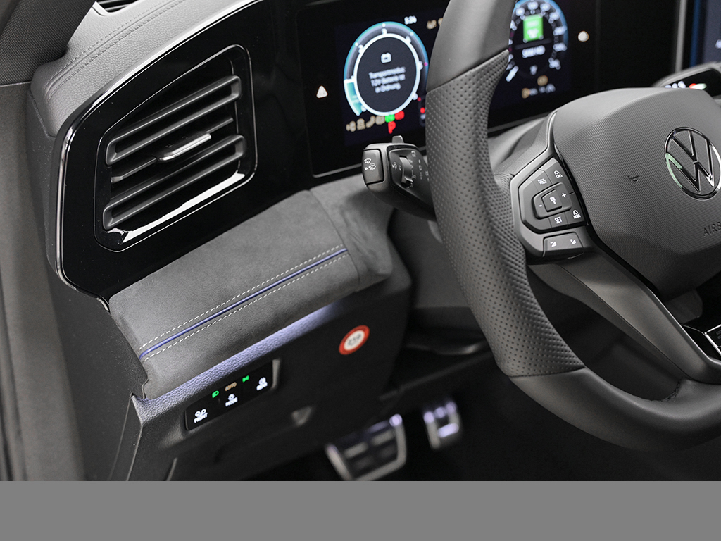 Volkswagen Tiguan 2.0 R-LINE DSG 4X4 PANO AHK MATRIXLED