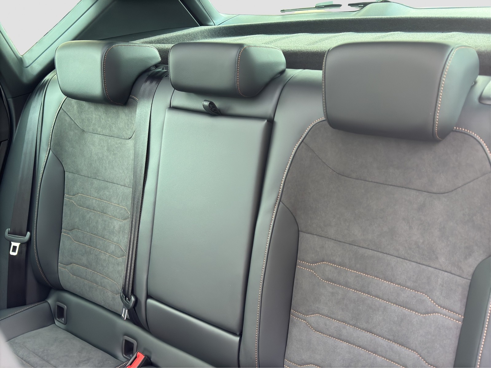 Cupra Ateca 1.5 DSG AHK PANO eKLAPPE CAM LM19 NAVI