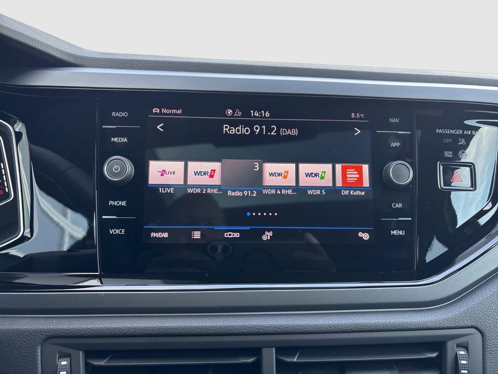 Volkswagen Polo 1.0 R-LINE DSG PANO NAVI SPORTPAKET