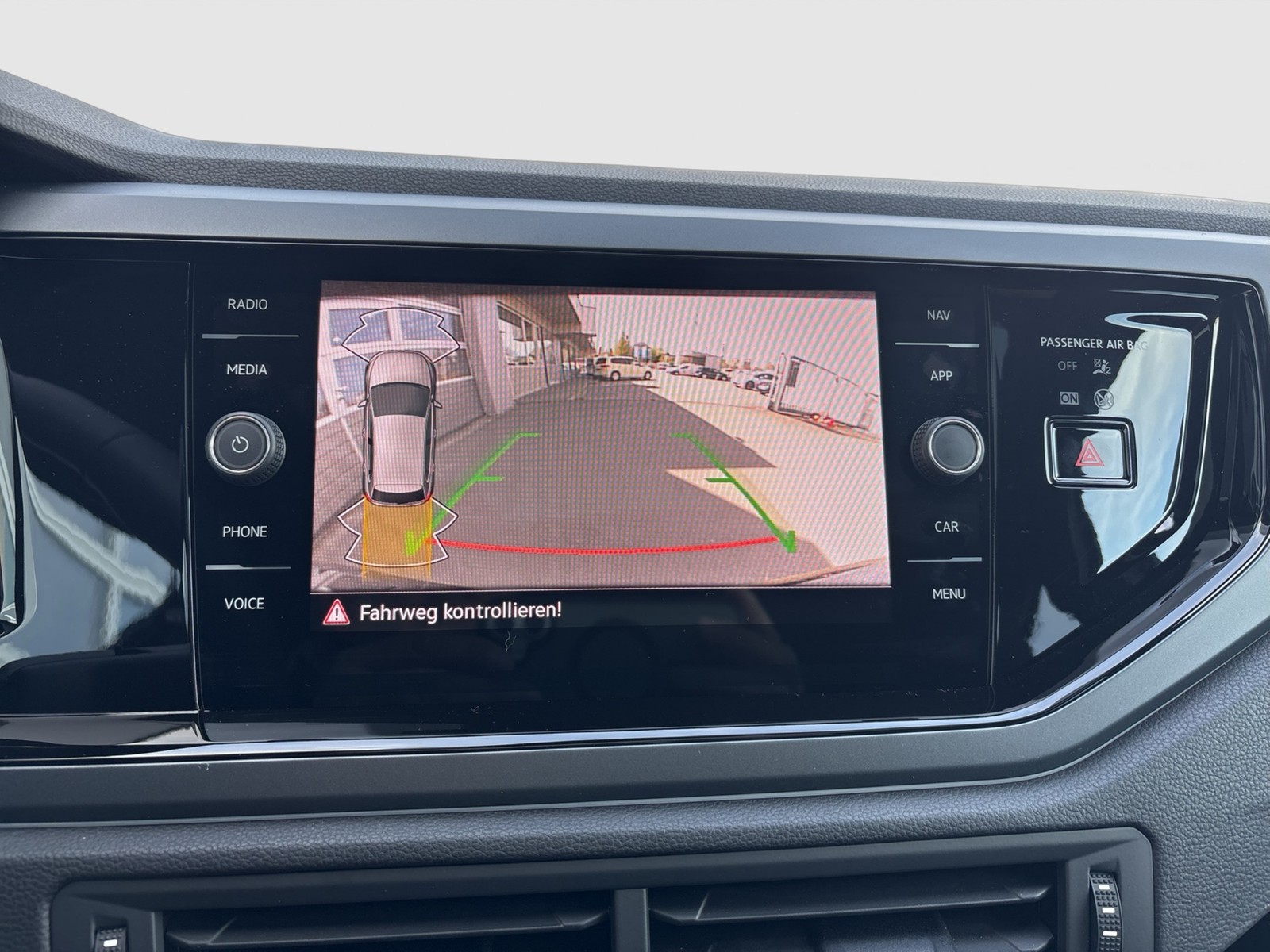 Volkswagen Polo 1.0 R-LINE DSG PANO NAVI SPORTPAKET