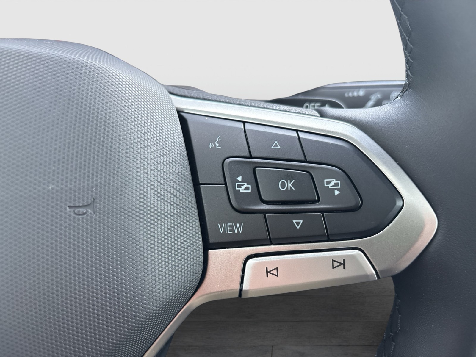 Volkswagen Polo 1.0 R-LINE DSG PANO NAVI SPORTPAKET