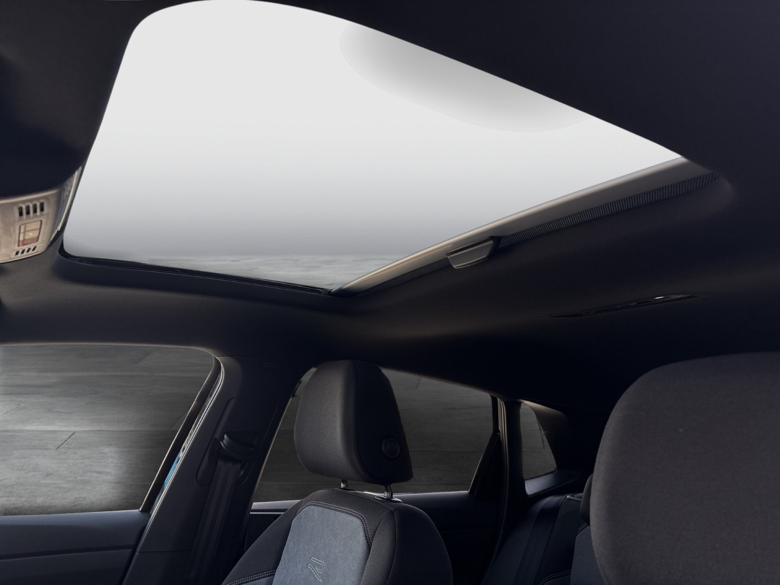 Volkswagen Polo 1.0 R-LINE DSG PANO NAVI SPORTPAKET