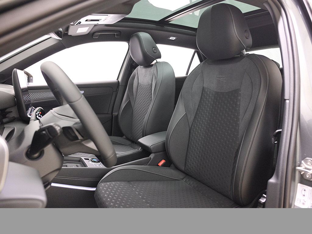 Volkswagen T-Roc 1.5 R-LINE DSG PANO MATRIXLED KEYLESS CAM