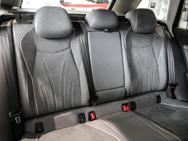 Volkswagen Passat Variant 1.5 eTSI Business NAVI AHK CAM LM18