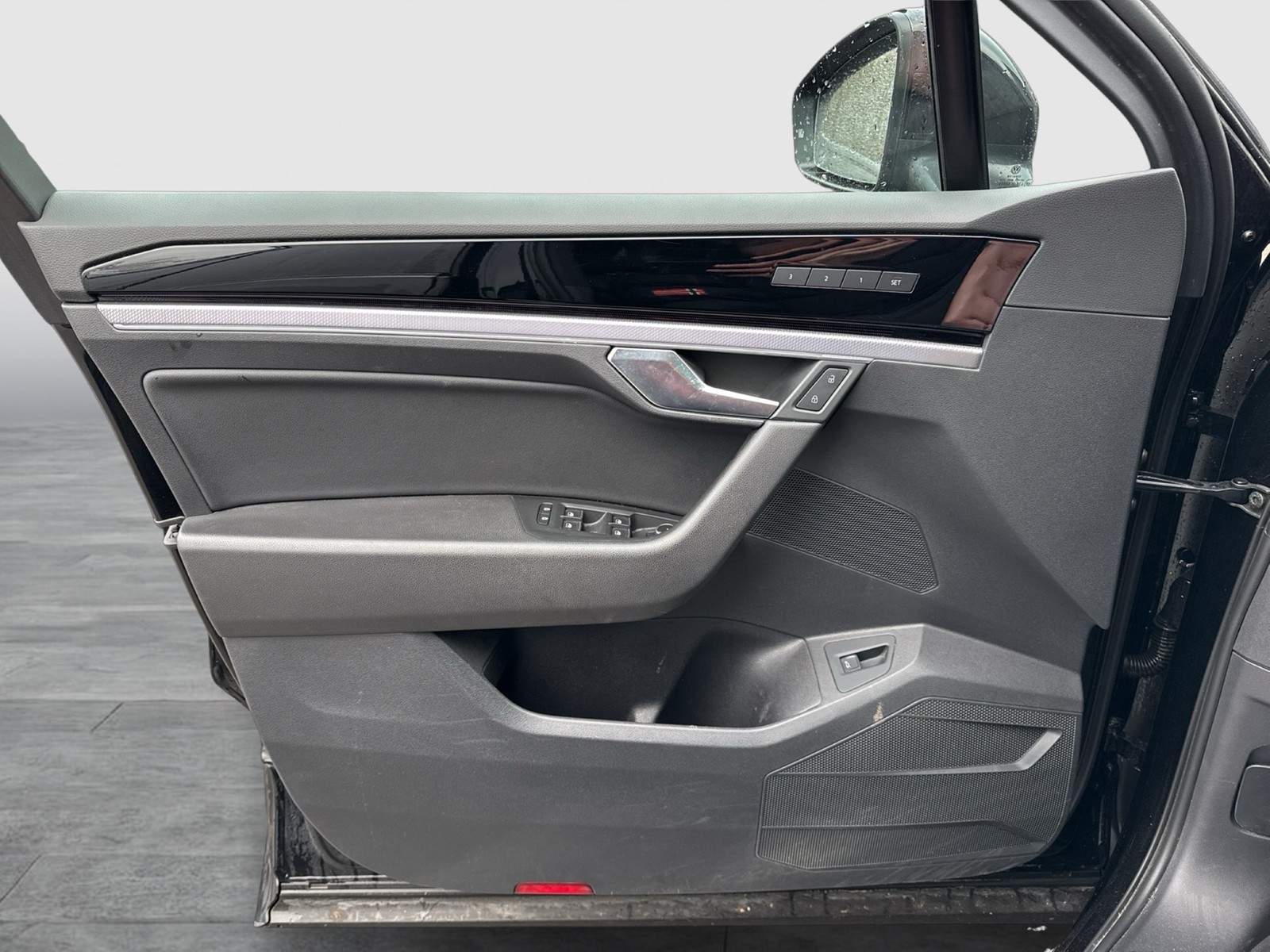 Volkswagen Touareg V6 R-LINE PANO DYNAUDIO AHK 360°CAM LM21