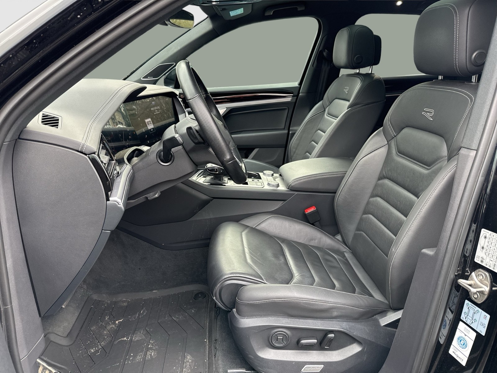 Volkswagen Touareg V6 R-LINE PANO DYNAUDIO AHK 360°CAM LM21