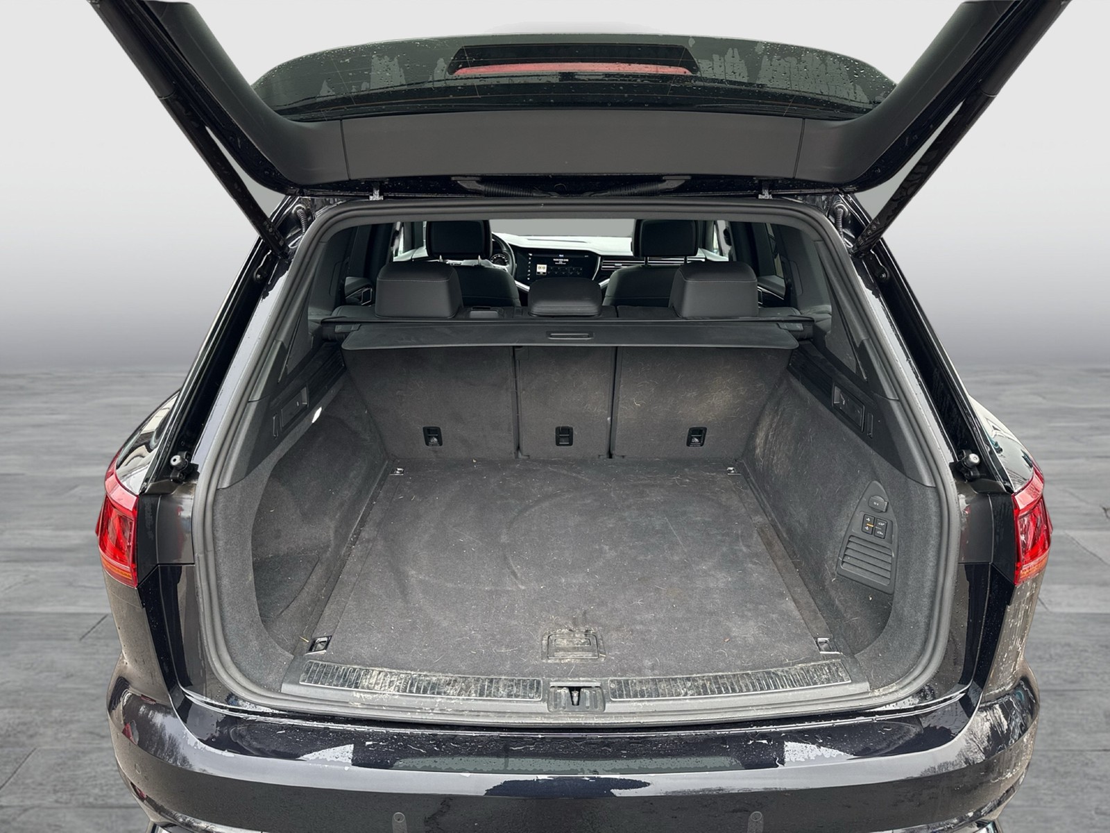 Volkswagen Touareg V6 R-LINE PANO DYNAUDIO AHK 360°CAM LM21