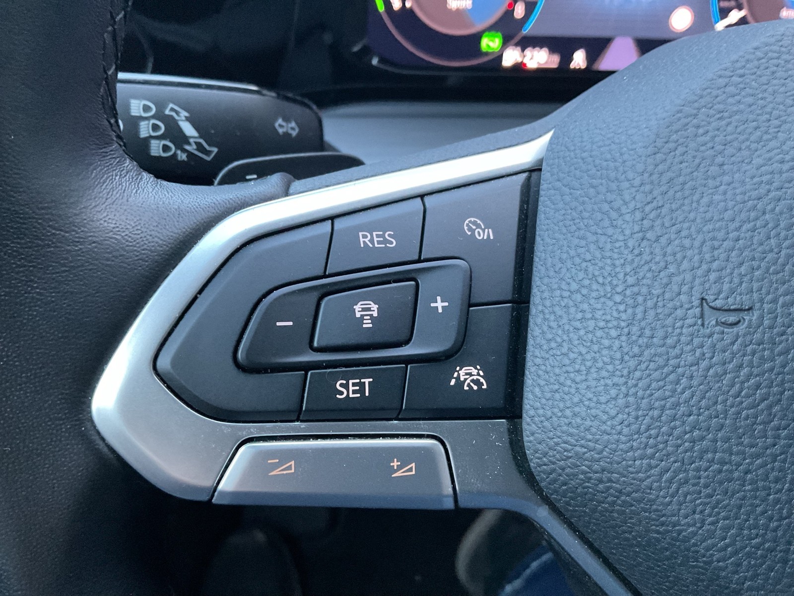 Volkswagen Golf VIII 1.4 HYBRID STYLE CAM ACC MATRIX NAVI