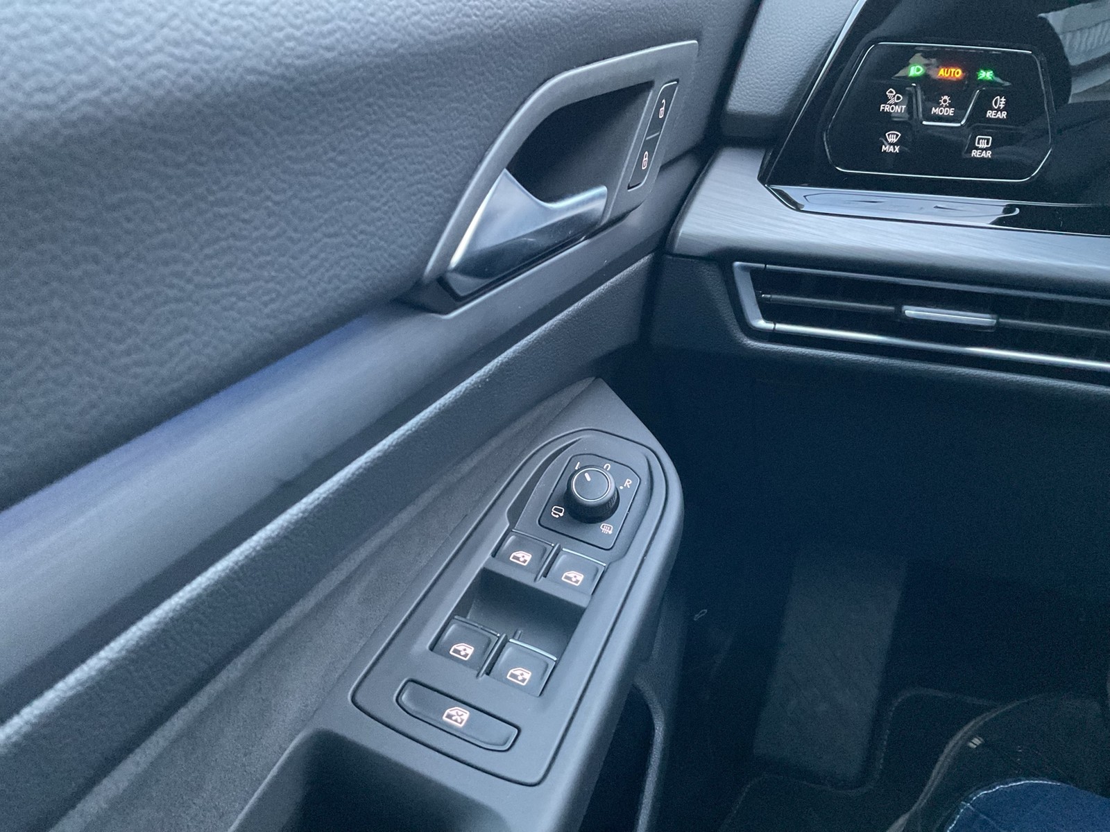 Volkswagen Golf VIII 1.4 HYBRID STYLE CAM ACC MATRIX NAVI