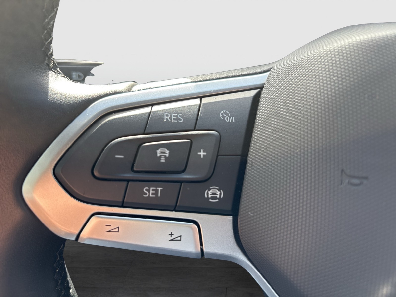 Volkswagen T-Roc Cabriolet 1.5 R-LINE BLACK STYLE CAM LM18