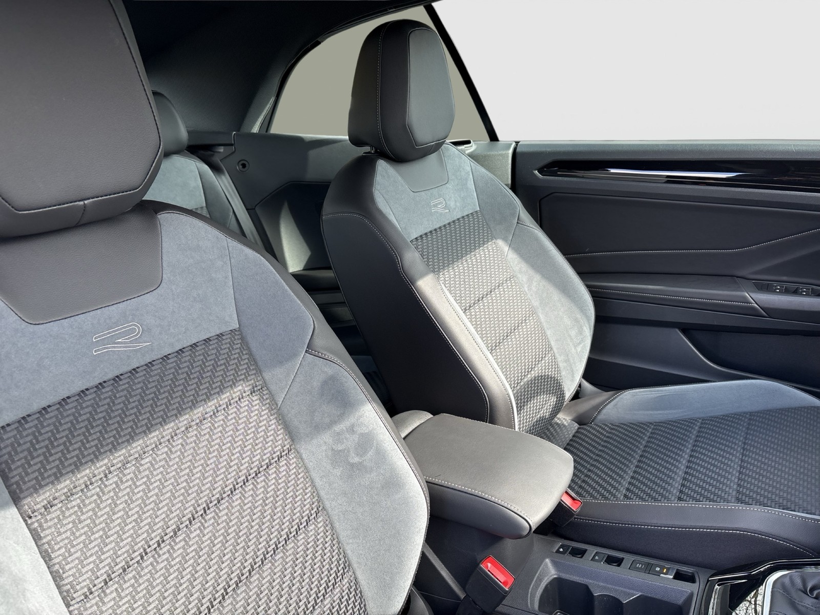 Volkswagen T-Roc Cabriolet 1.5 R-LINE BLACK STYLE CAM LM18