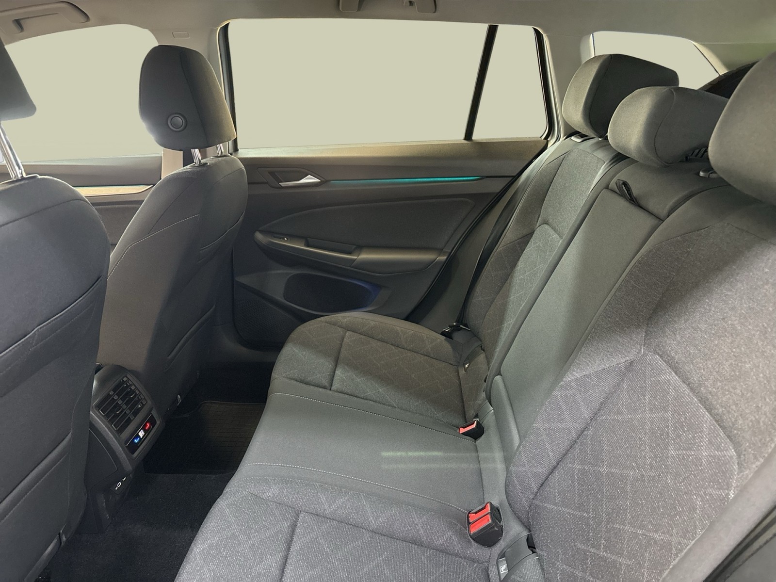 Volkswagen Golf Variant VIII 2.0 LIFE ACC NAVI CARPLAY ALU