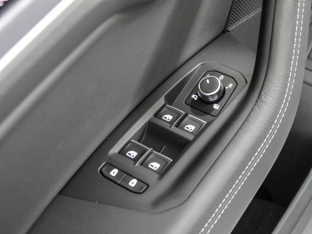 Volkswagen Touareg V6 R-LINE BLACK STYLE PANO STANDHZ. LM22