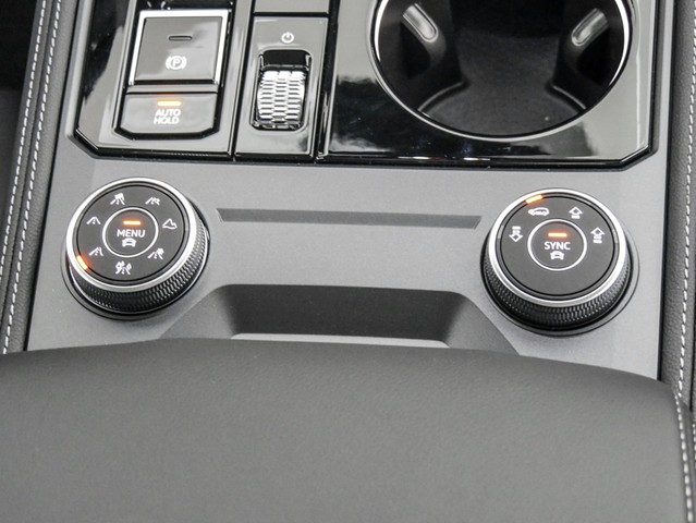 Volkswagen Touareg V6 R-LINE BLACK STYLE PANO STANDHZ. LM22