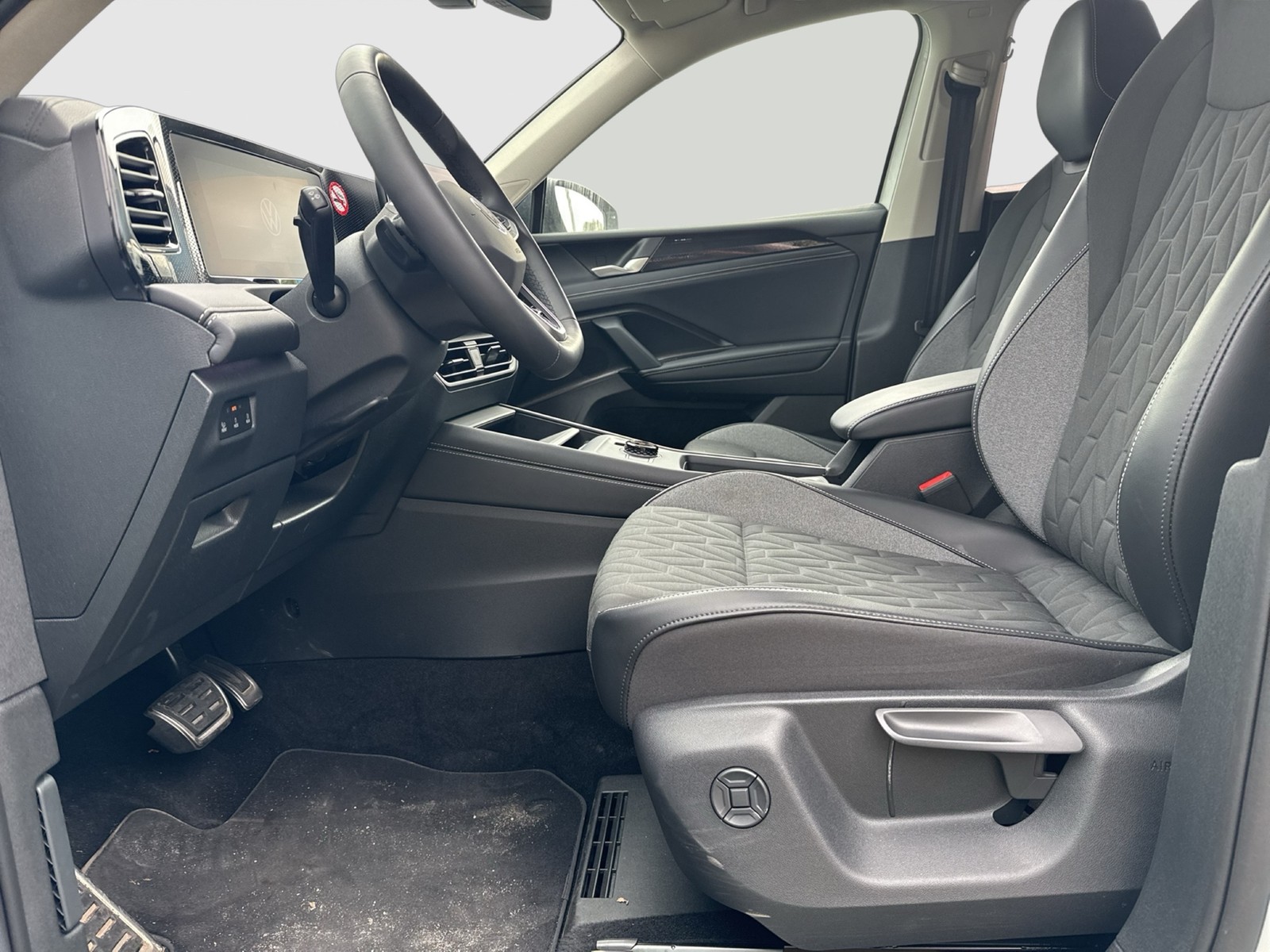 Volkswagen Tiguan 1.5 eTSI GOAL AHK 360°CAM ACC LM18 NAVI