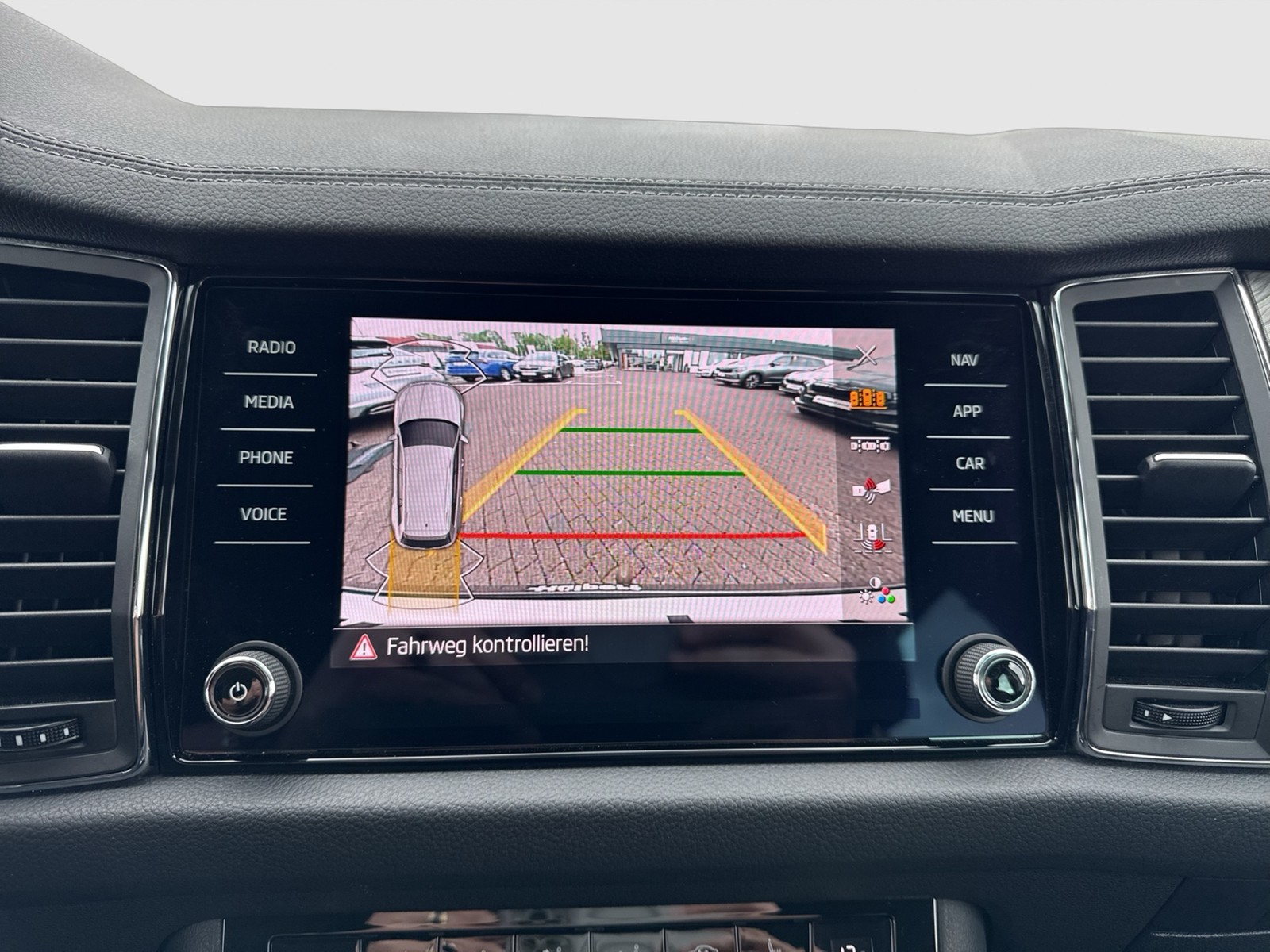 Skoda Kodiaq 2.0 STYLE 4X4 AHK CAM ACC LM18 MATRIX