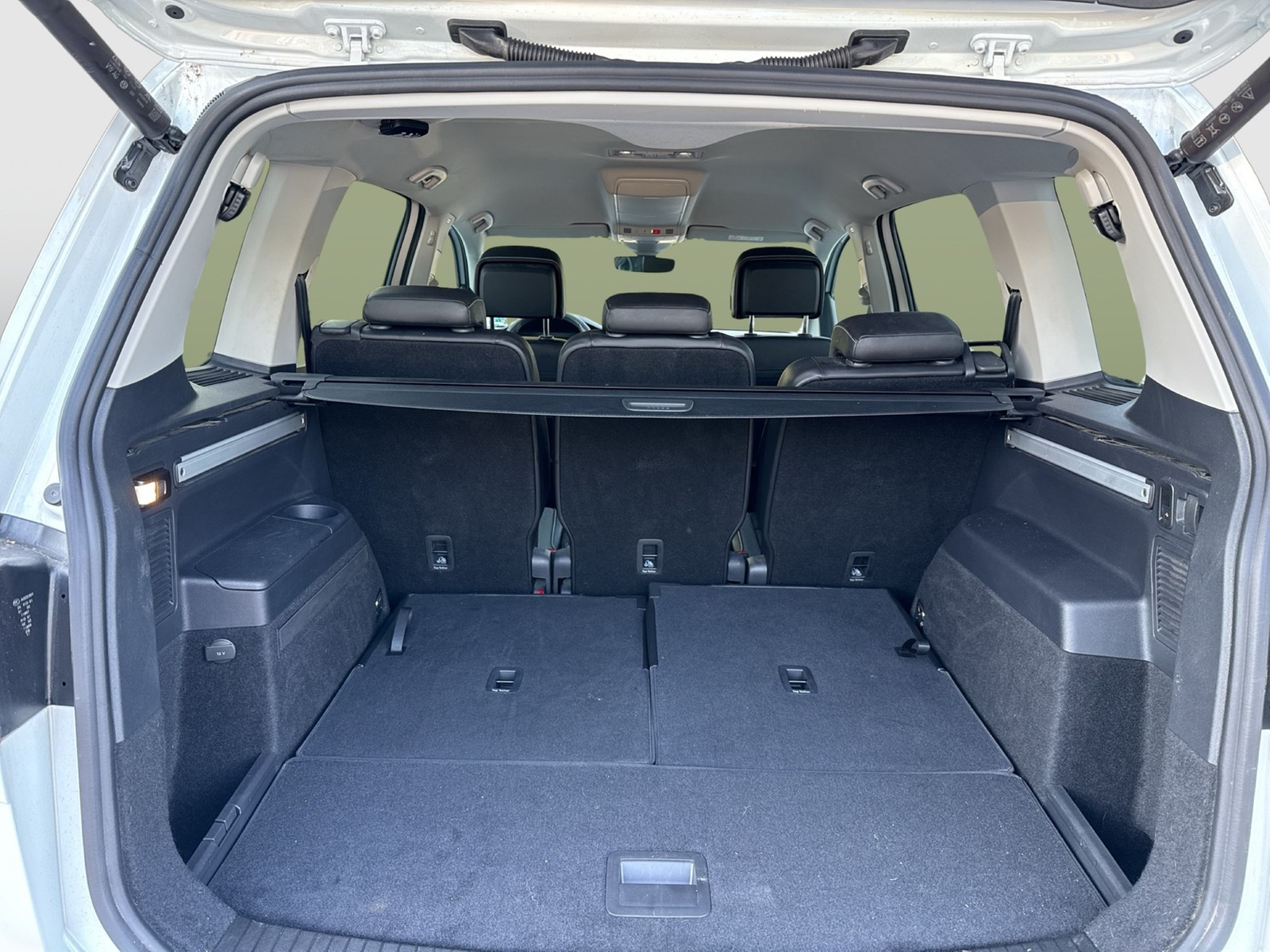 Volkswagen Touran 2.0 GOAL 7SITZE AHK ACC E-KLAPPE NAVI