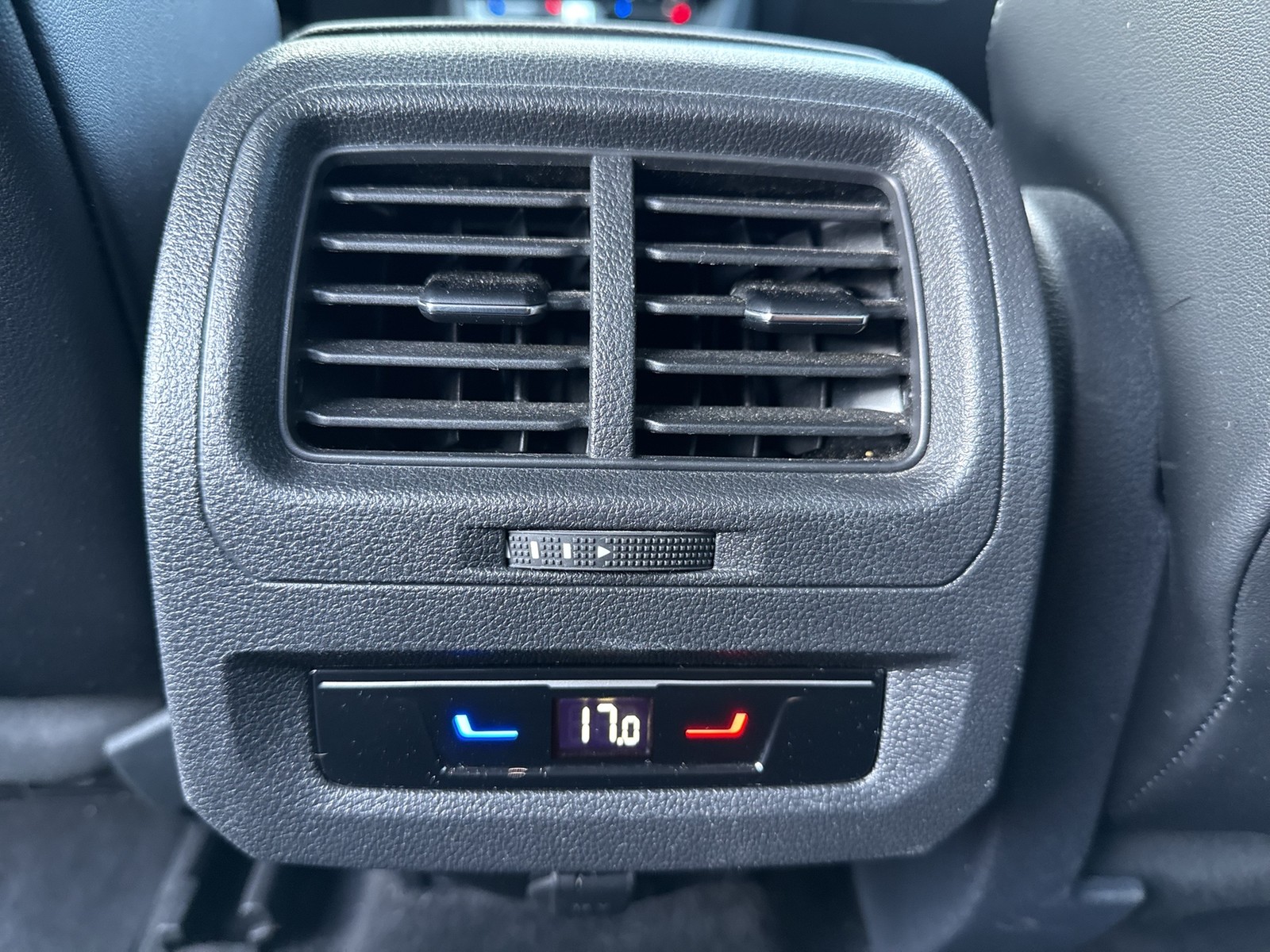 Volkswagen Touran 2.0 GOAL 7SITZE AHK ACC E-KLAPPE NAVI