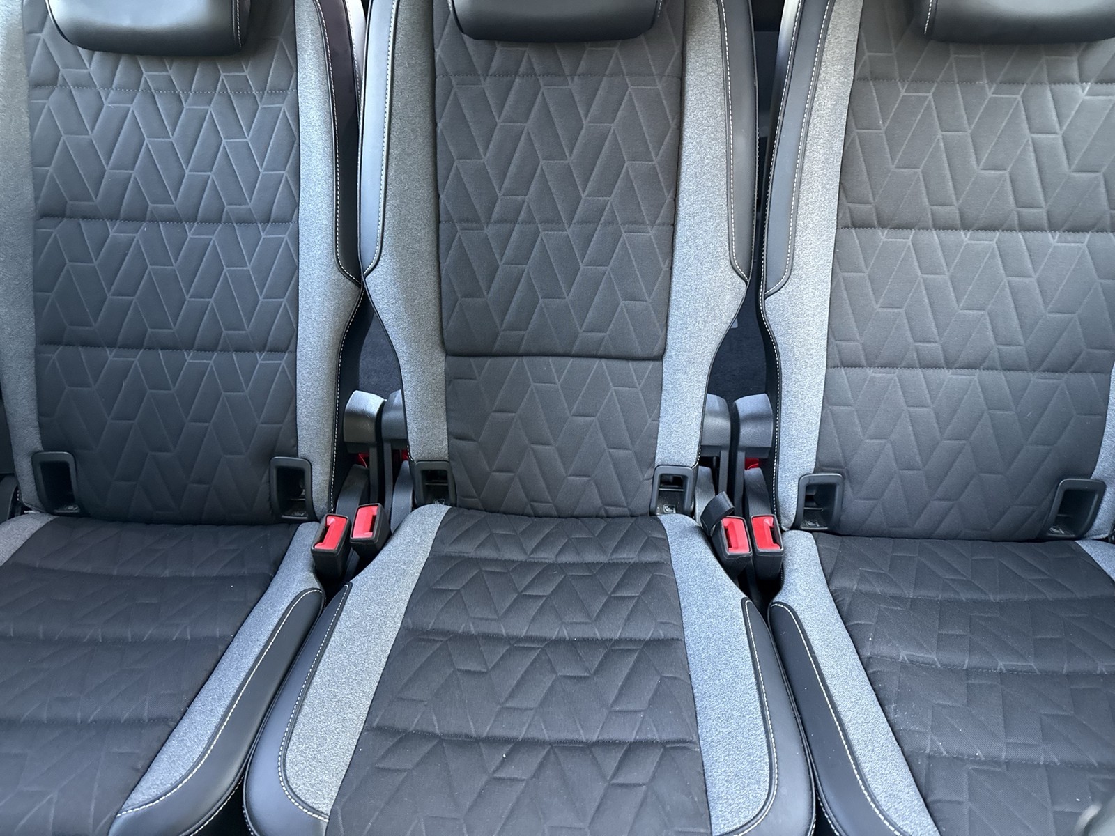 Volkswagen Touran 2.0 GOAL 7SITZE AHK ACC E-KLAPPE NAVI