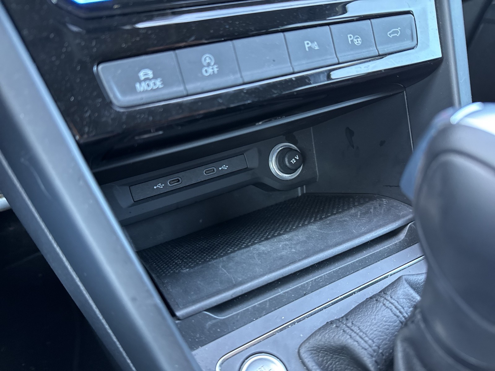 Volkswagen Touran 2.0 GOAL 7SITZE AHK ACC E-KLAPPE NAVI