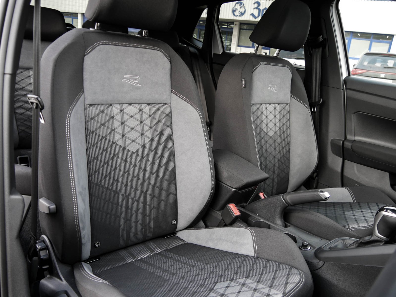 Volkswagen Polo 1.0 R-LINE DSG PANO CAM NAVI