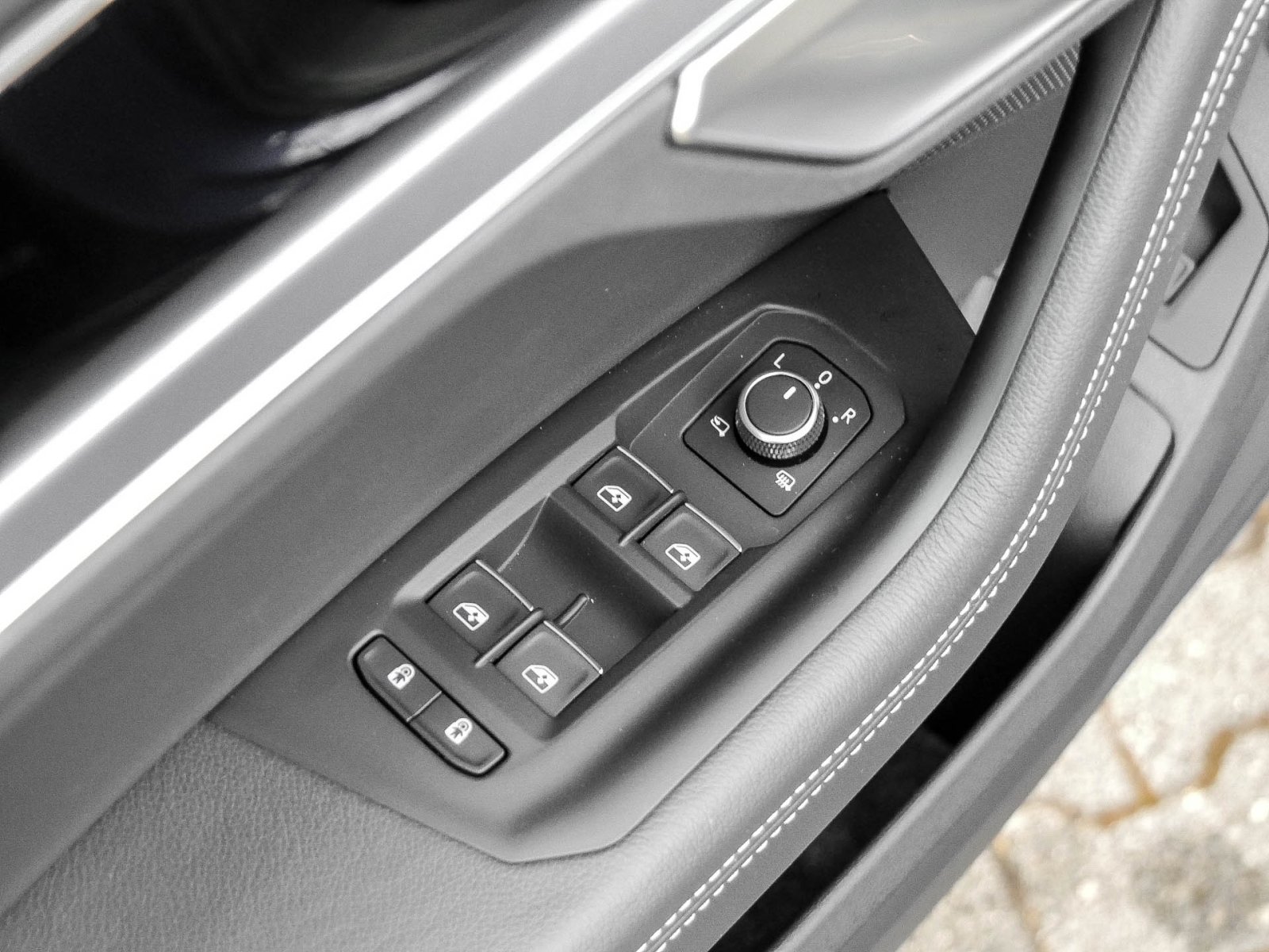 Volkswagen Touareg V6 R-LINE BLACk STYLE KAMERA HD-MATRIX