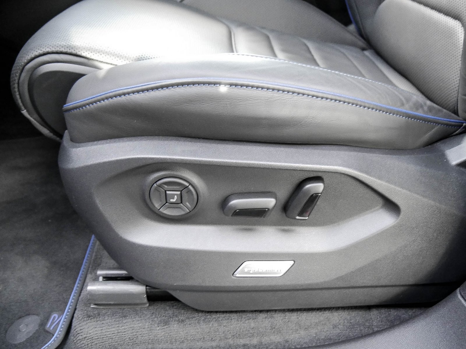 Volkswagen Touareg HYBRID R PANO AHK KAMERA HEAD-UP eKLAPPE