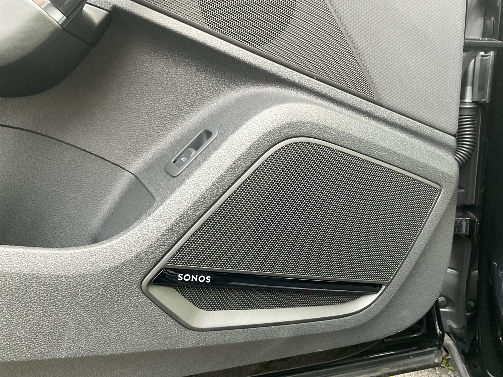 Audi Q2 35 S LINE AHK MATRIXLED VIRTUALCOCKPIT LM18