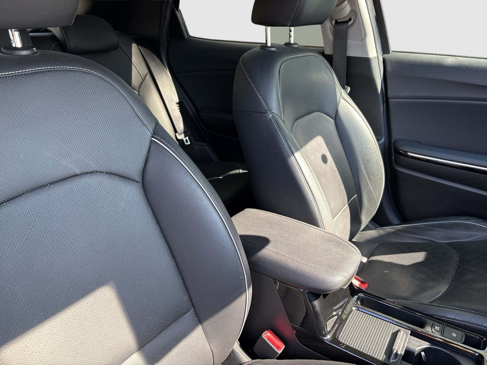 Kia XCeed 1.6 HYBRID PLATINUM EDITION PANO CAM NAVI