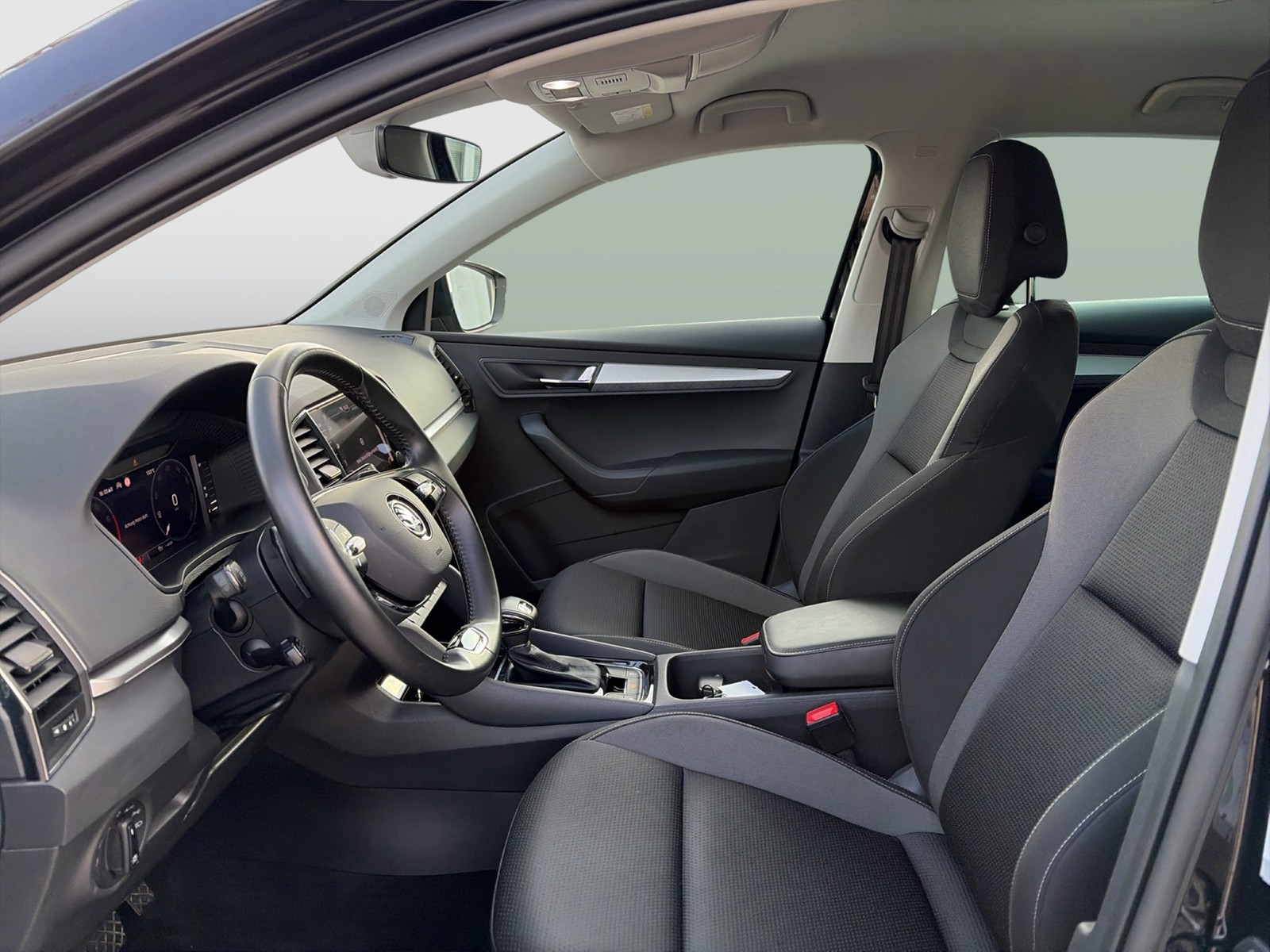 Skoda Karoq 1.5 TOUR AHK CAM ACC E-KLAPPE NAVI LM17