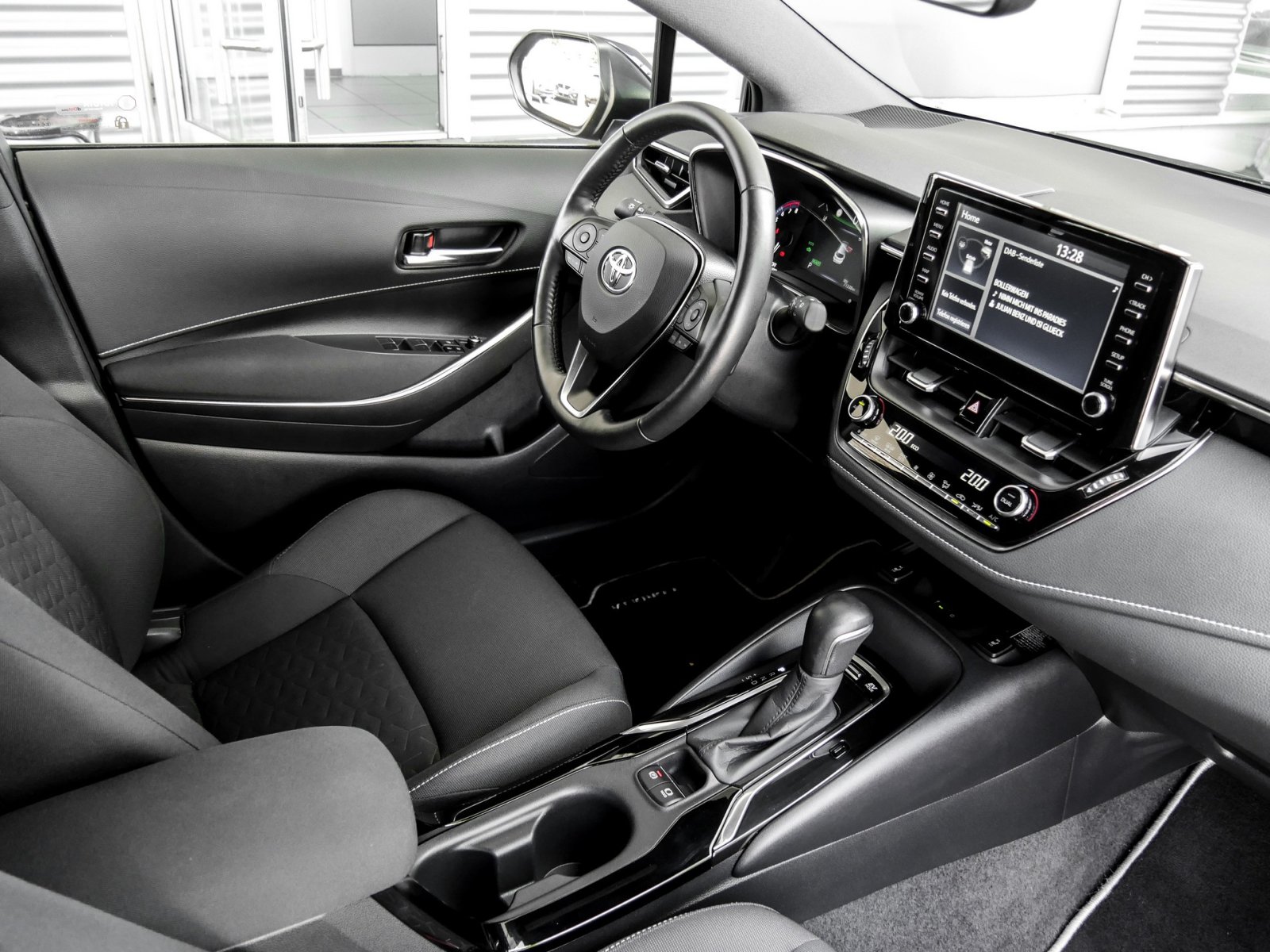 Toyota Corolla Touring Sports HYBRID Team D KAMERA ALU