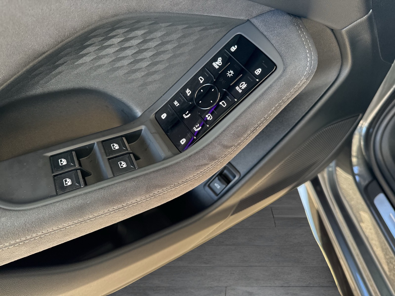 Audi A6 Avant TDI quattro S tronic Memory+SLine+Techplus+Carbon+Sportsitze