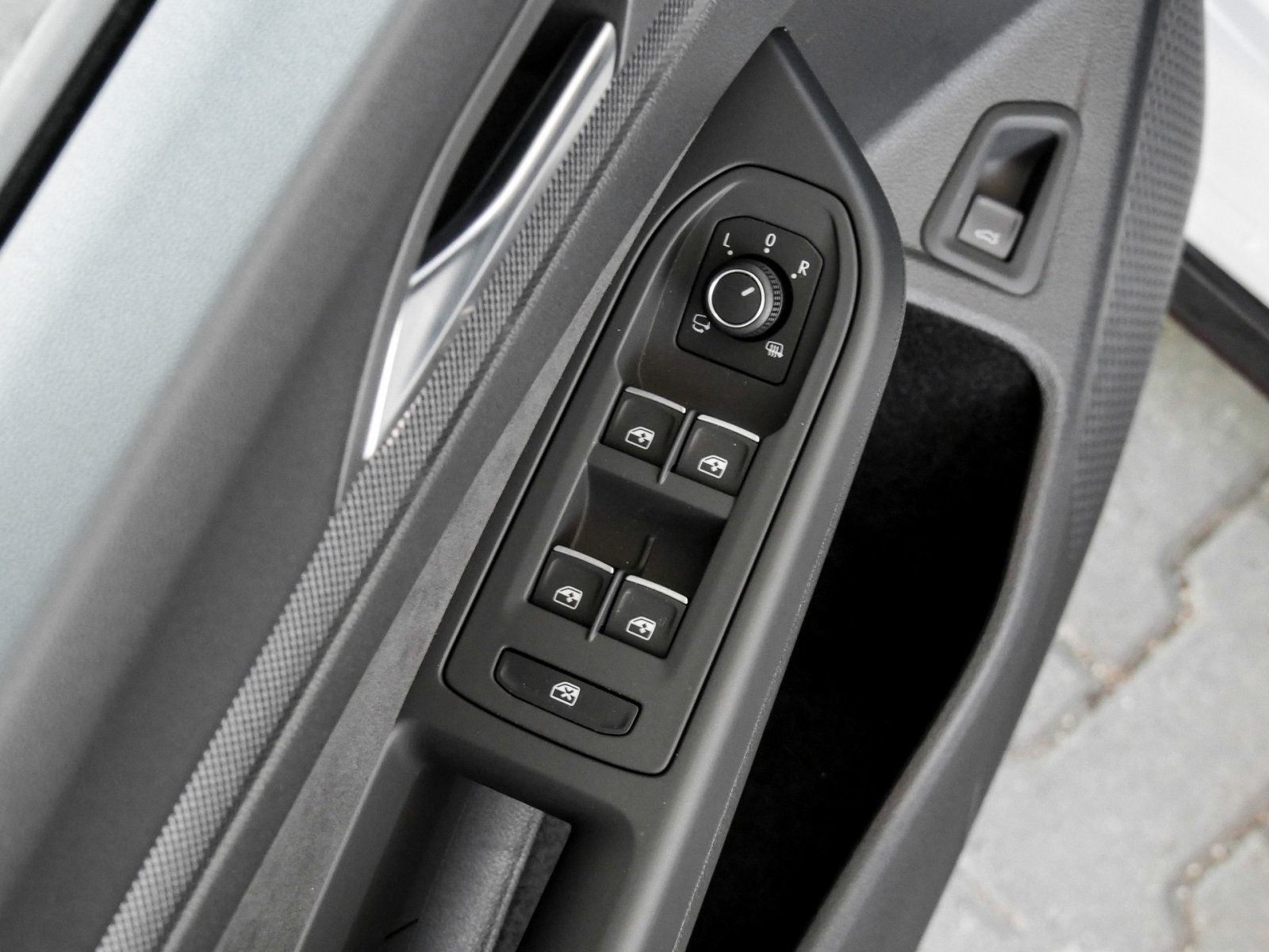Volkswagen Golf Variant 1.5 R-LINE DSG BLACKSTYLE eKLAPPE
