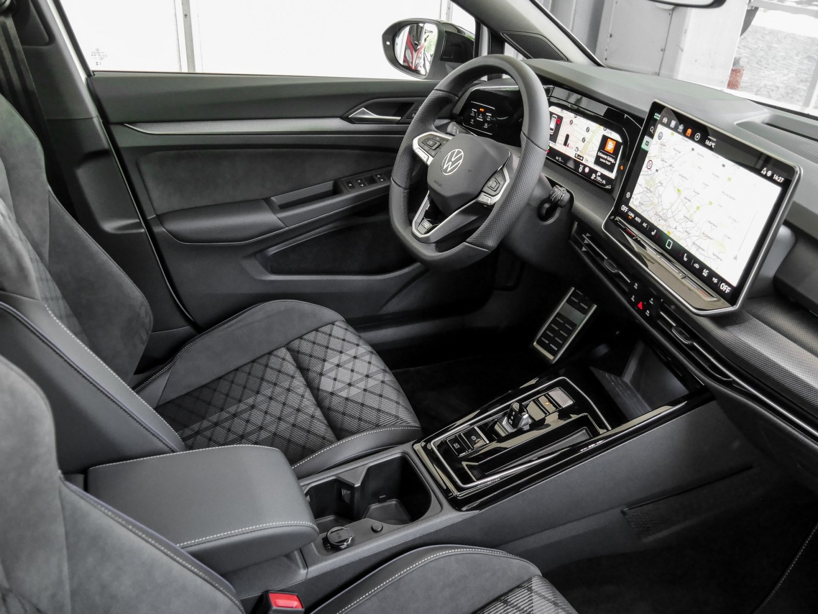 Volkswagen Golf Variant 1.5 R-LINE DSG BLACKSTYLE eKLAPPE