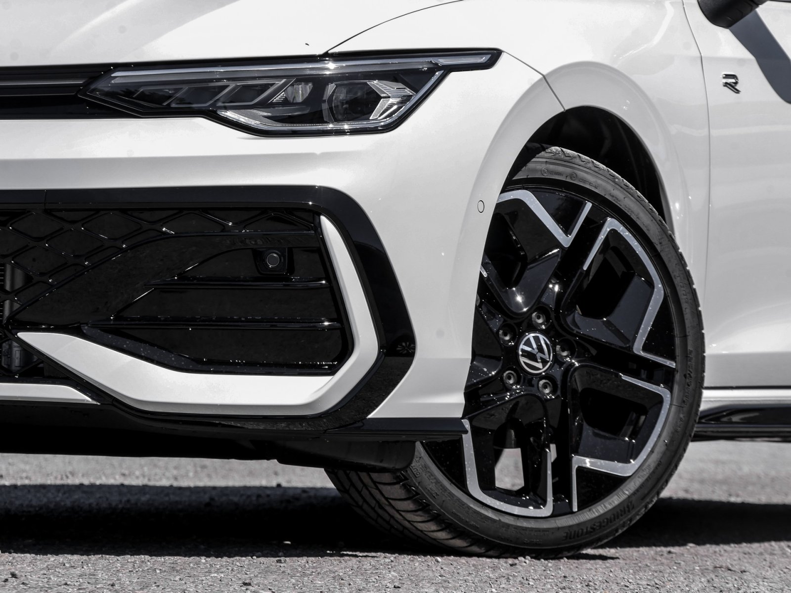 Volkswagen Golf Variant 1.5 R-LINE DSG BLACKSTYLE eKLAPPE