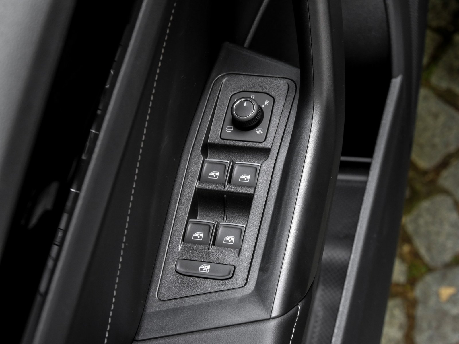 Volkswagen T-Roc 1.5 R-LINE BLACKSTYLE CAM ACC LM18 EKLAPPE