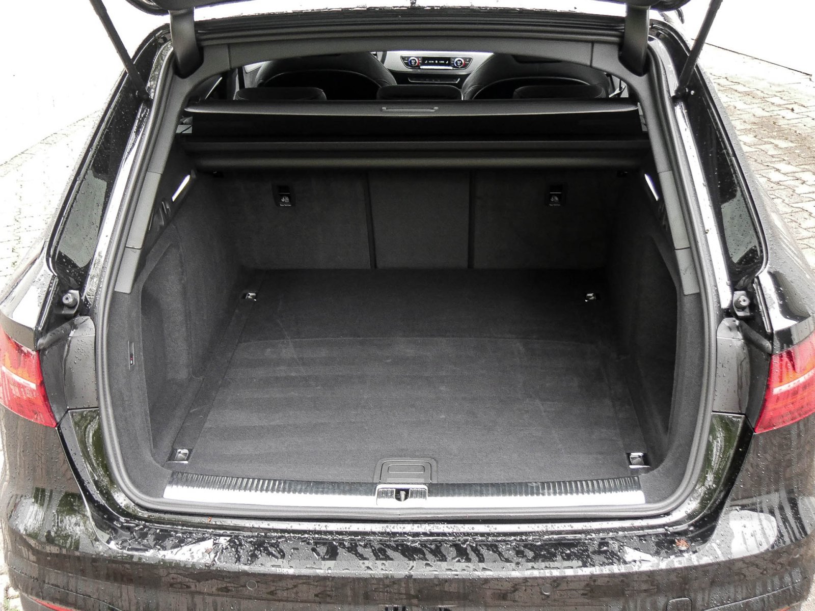 Audi A4 Avant 45 quattro S LINE BLACKPAK PANO AHK 18Z
